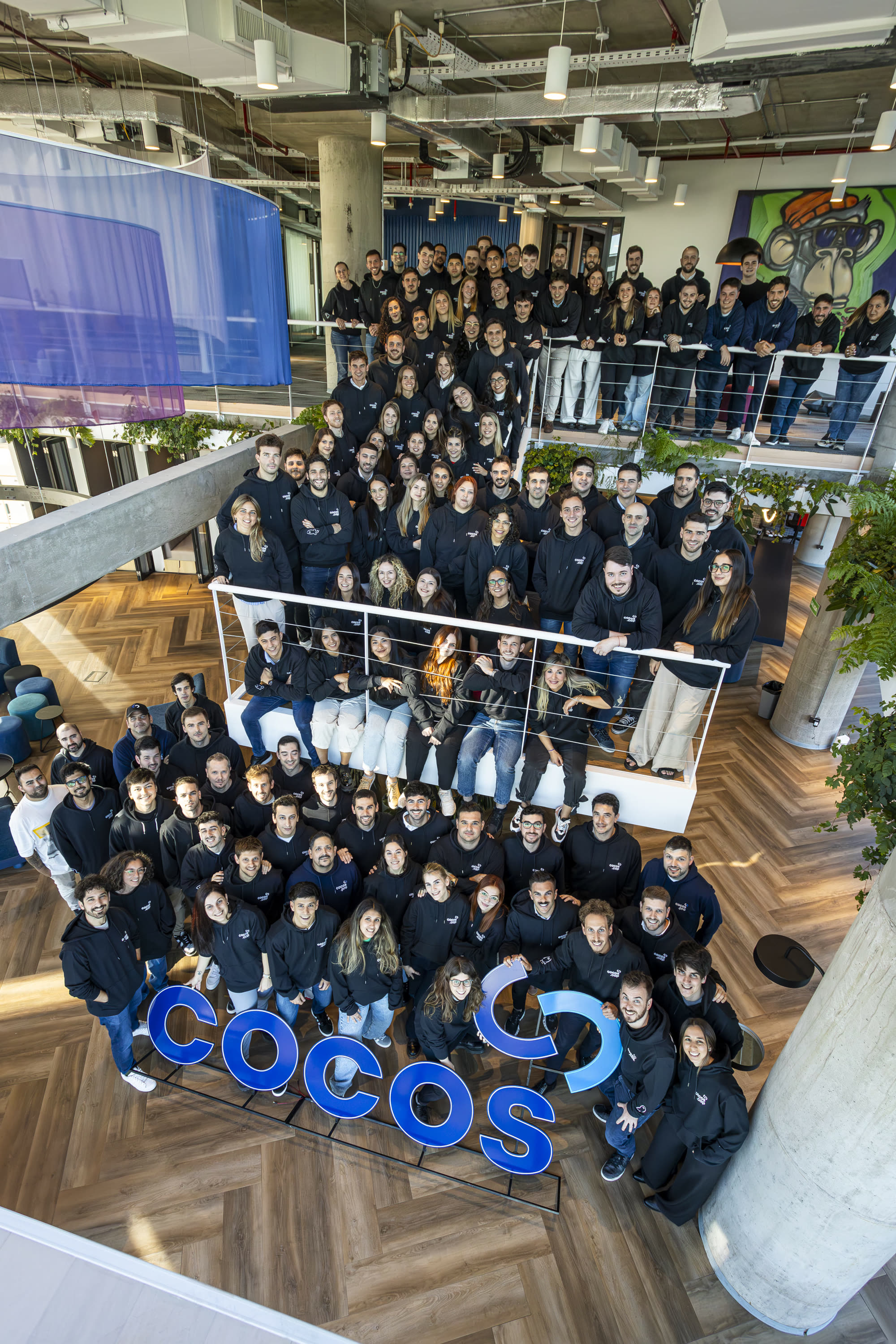 El equipo de Cocos reunido, visto desde arriba